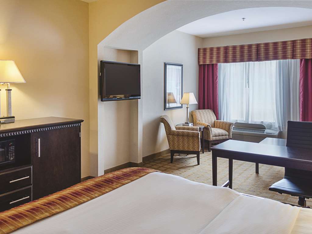 La Quinta Inn & Suites by Wyndham Mobile Satsuma Saraland - photo 15