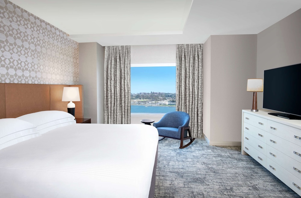 Hilton San Diego Bayfront - photo 8