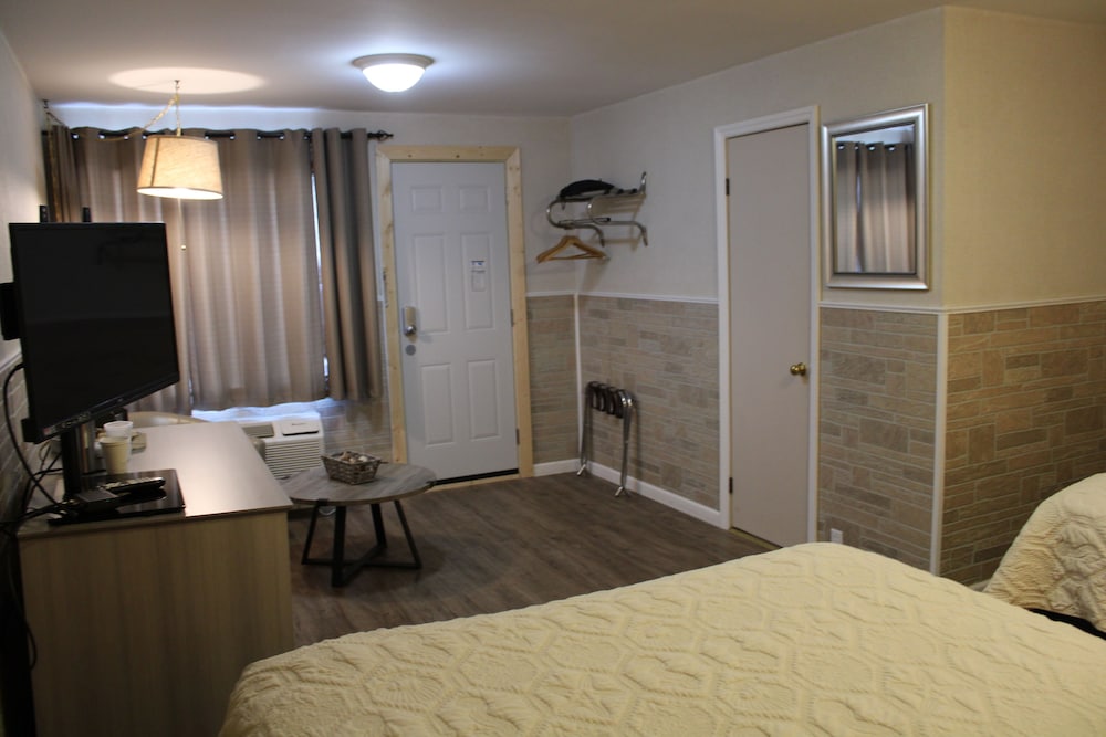 Lockview Motel - photo 21