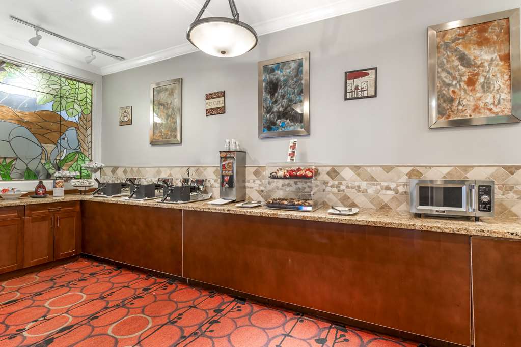 Best Western Plus Grosvenor Airport Hotel - photo 13