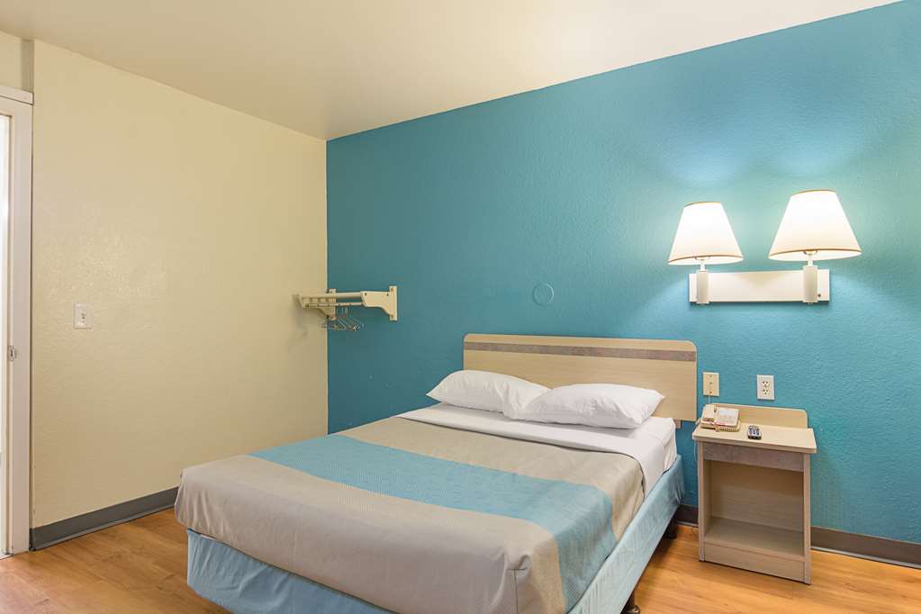 Motel 6 Fredericksburg VA North - photo 5