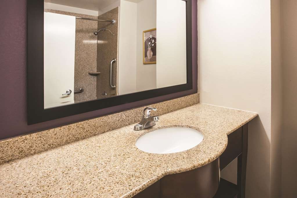 Spark by Hilton Waldorf - photo 17