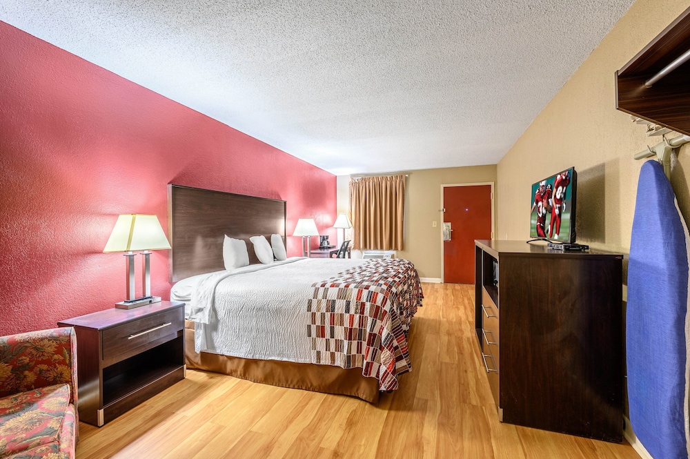 Red Roof Inn Sylacauga - photo 18