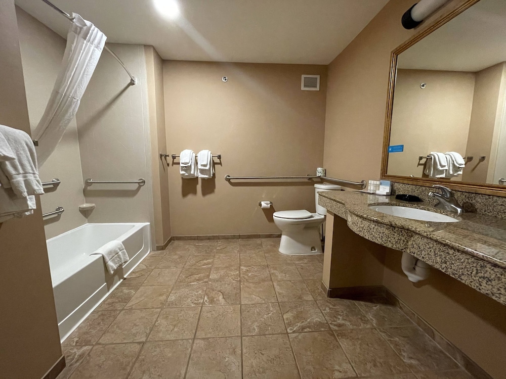 Hampton Inn & Suites Rifle - photo 32