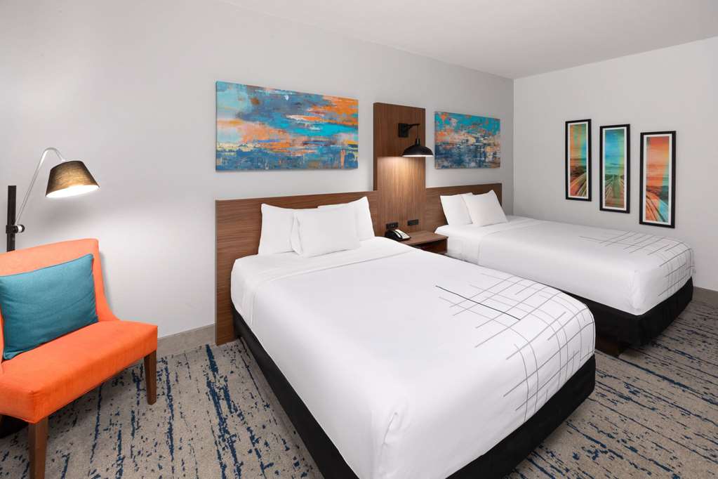 La Quinta Inn & Suites by Wyndham Rockport Fulton - photo 31