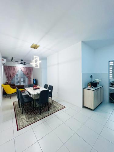 Cozy 3 Rooms KLCC view 100 mbps WIFI Netflix by Noon's Homestay — 4-Star Luxury Hotel in Kuala Lumpur, Malaysia