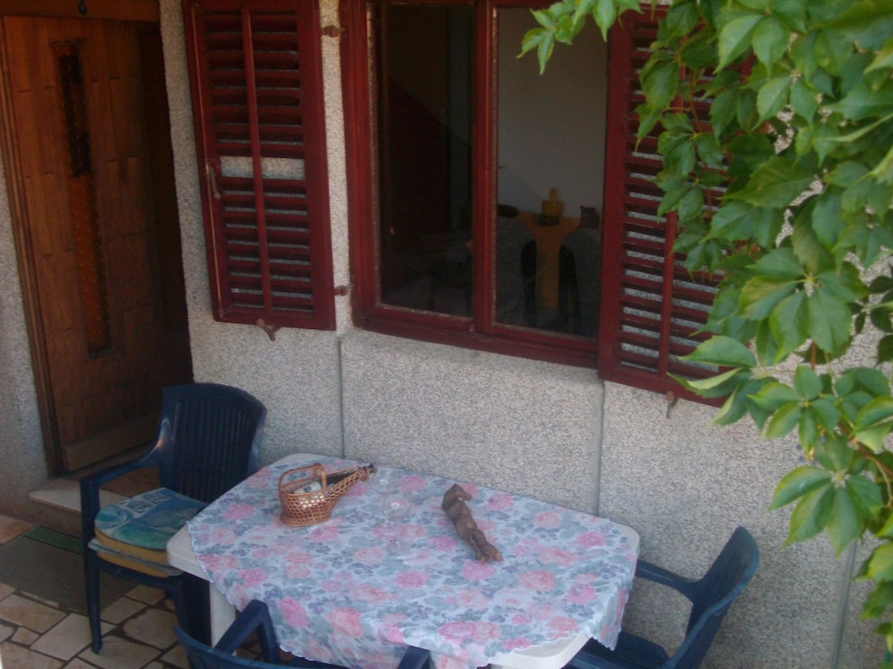 Bob 10m From the sea A2 lorena 7 in Marina, Croatia