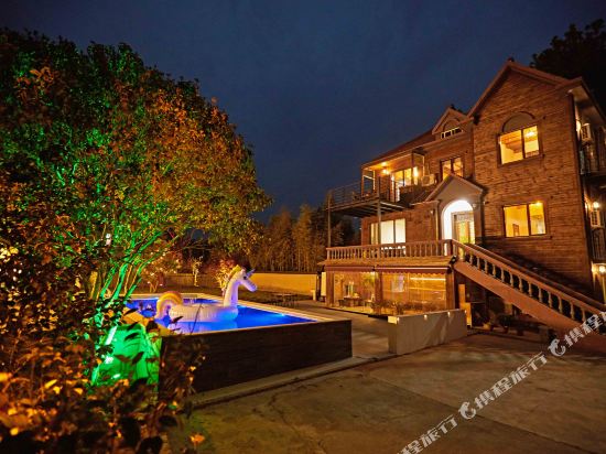 Defengju Inn in Deqing, People's Republic of China