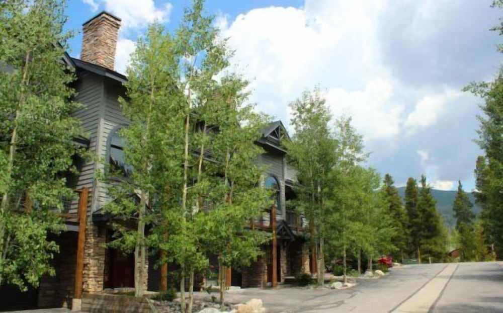 Family friendly 3 Bedroom Vacation Rental in West Keystone Resort Along the Snake River With Pool and Hot Tub - photo 14