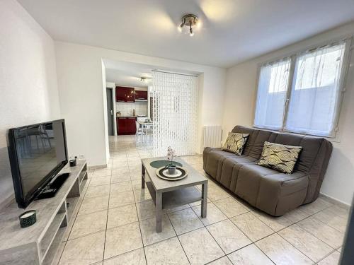 Cocon Lumineux Avec Terrasse Centre Tarbes — Tarbes