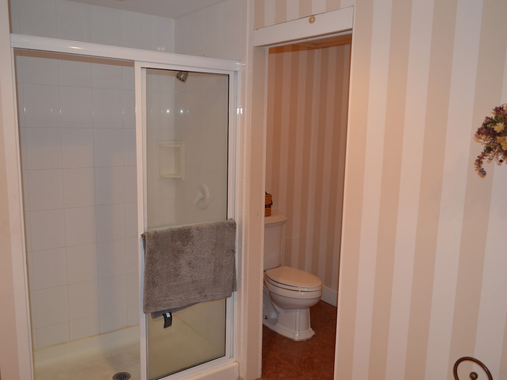 Canal Side Inn - photo 6