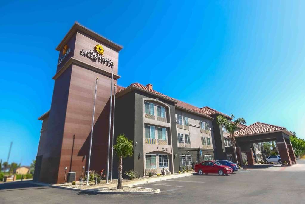La Quinta Inn & Suites by Wyndham Fowler - photo 10