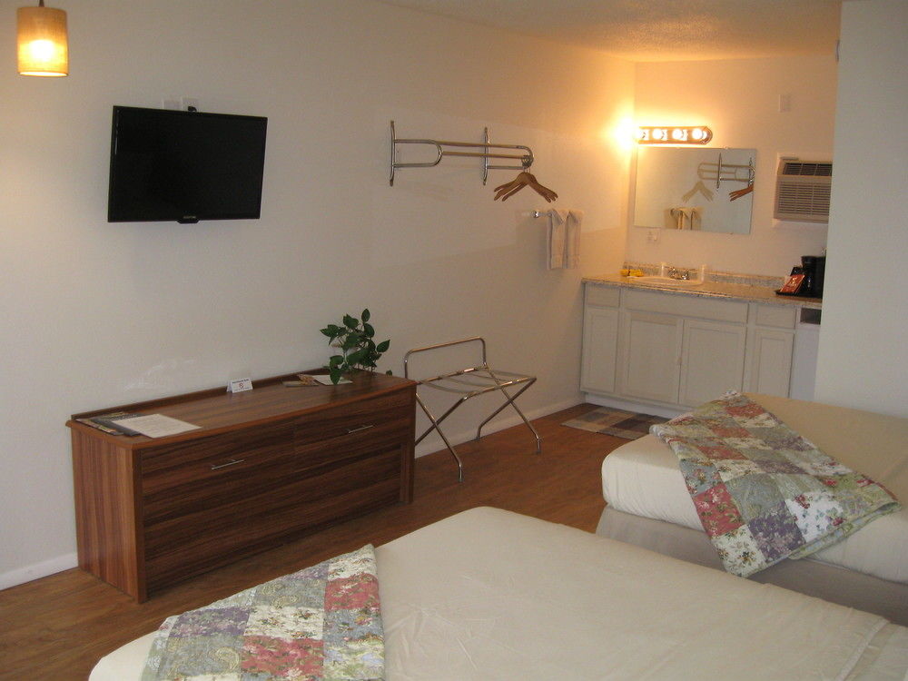 The Country Inn of Eureka Springs - photo 6