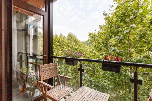 Veli group Apartment near White Bridge