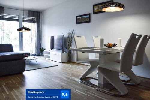 Cosy new Apartment 3min to VIC Uno City and Danube — 4-Star Luxury Hotel in Vienna, Austria