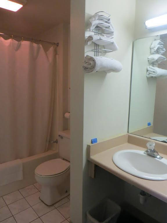 Park Ridge Inn - photo 12