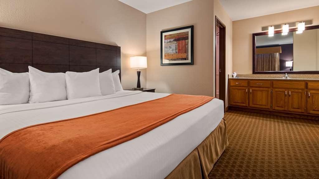 Best Western Flora Inn - photo 7