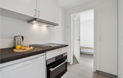 1 Bedroom Amazing Apartment In Rønne — Ronne — photo 4