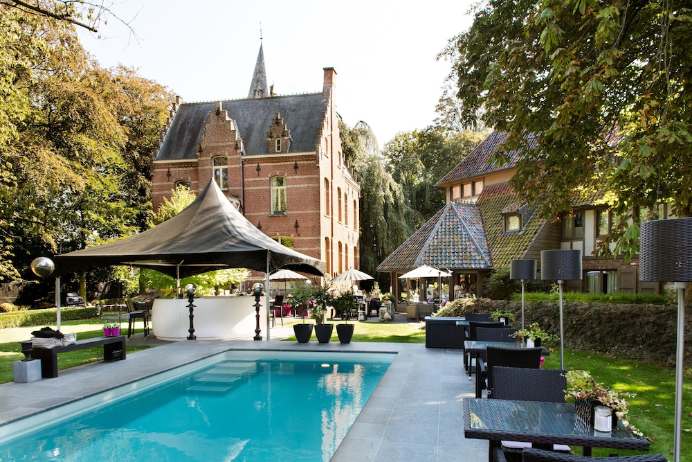 Charmehotel Manoir Ogygia in Poperinge, Belgium