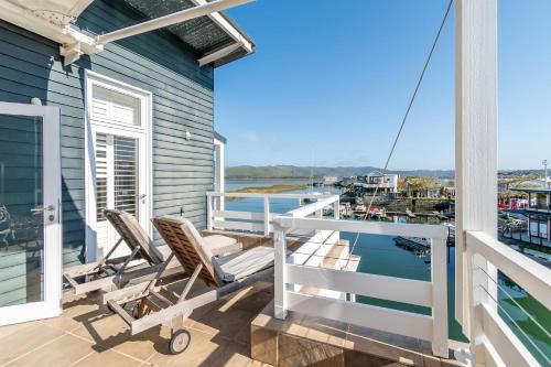 Vibey Modern Apartment — 4-Star Luxury Hotel in Knysna, South Africa