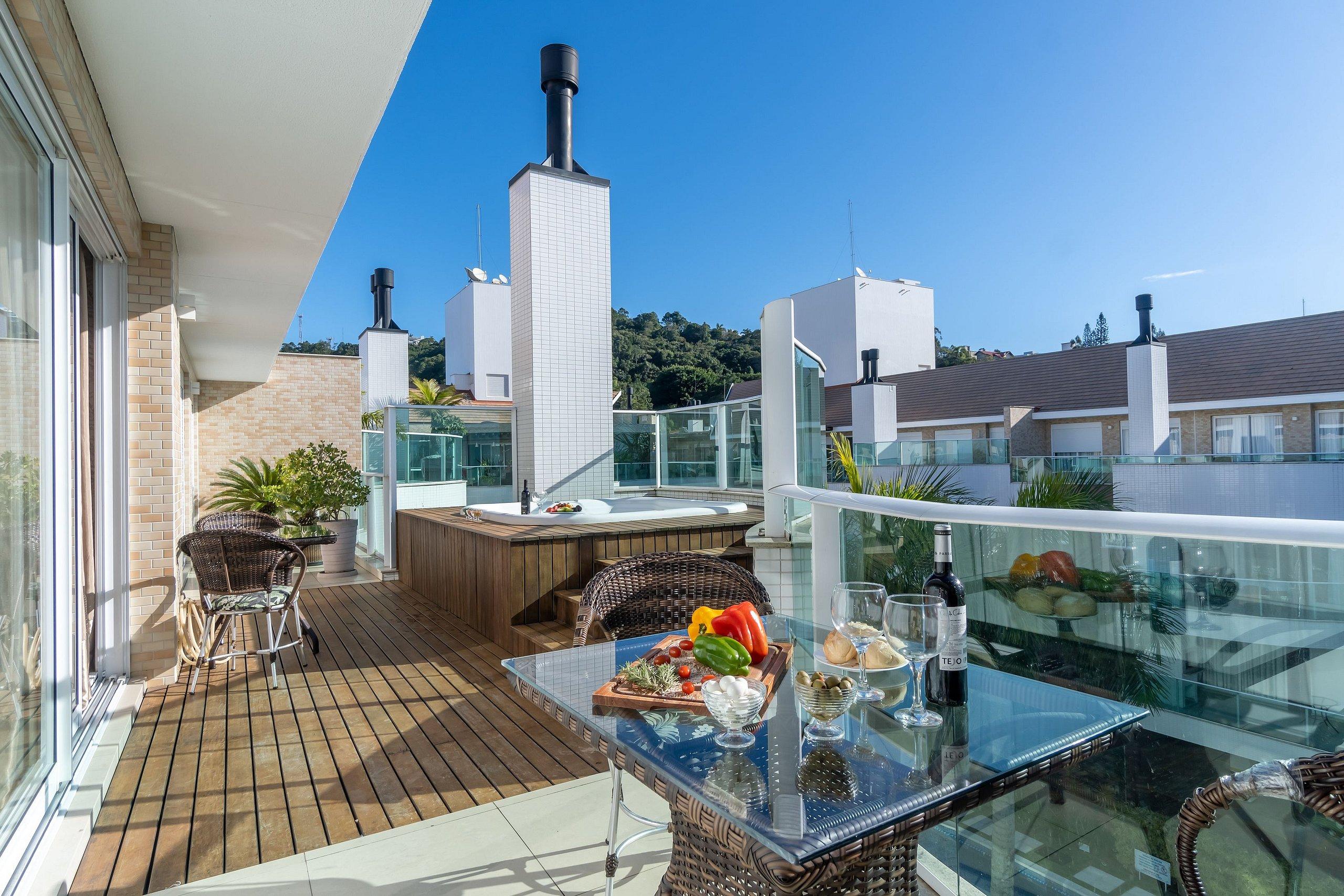 Cobertura Espetacular com Jacuzzi Privativa em Condo de Luxo