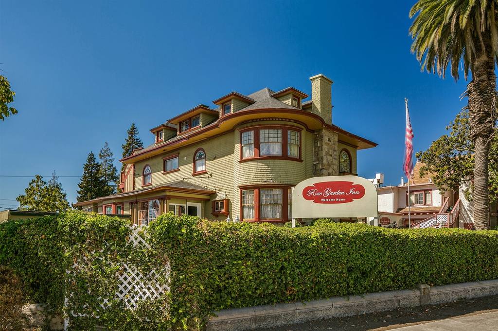 Rose Garden Inn - photo 28