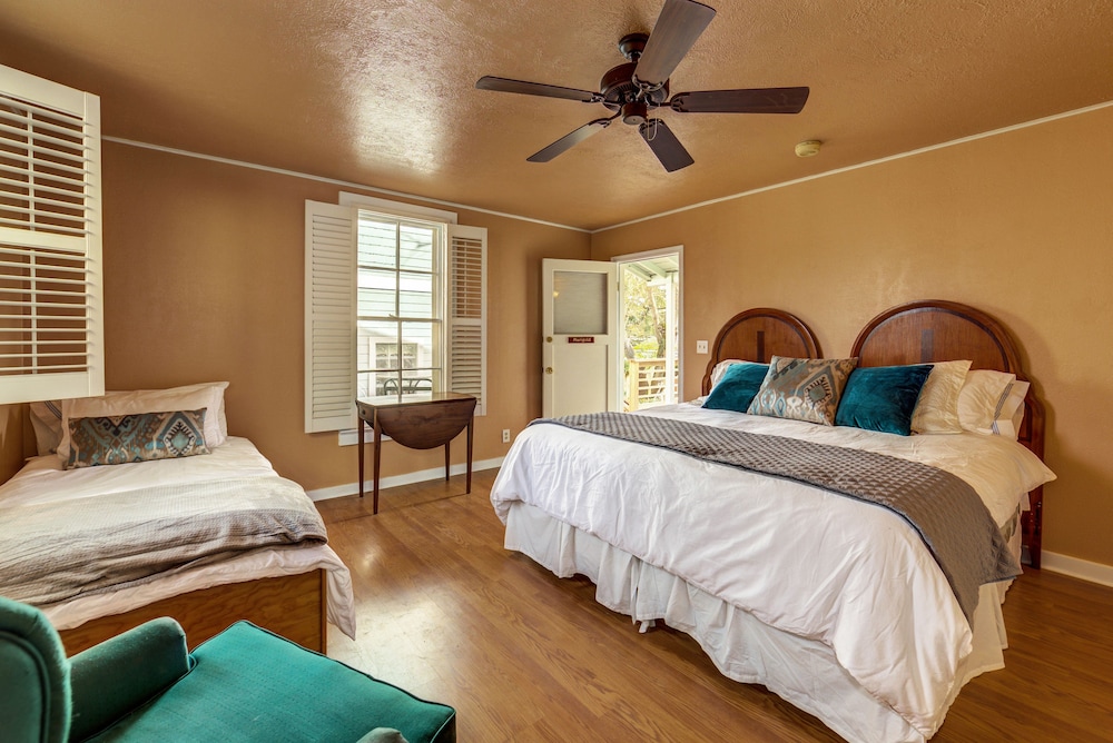 Carlisle Garden Suites - photo 8