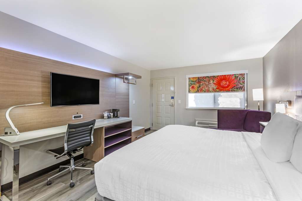 Best Western Sunland Park Inn - photo 25
