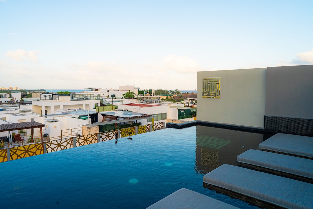 Rooftop pool