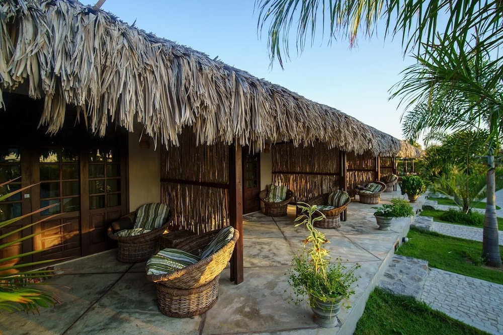 Paradise Suit Sal Premium in Beberibe, Brasil