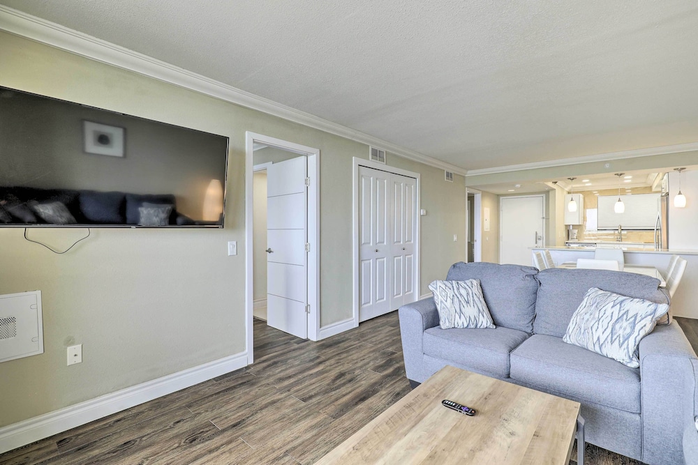 Waterfront Resort Condo with Private Beach and Pool - photo 5