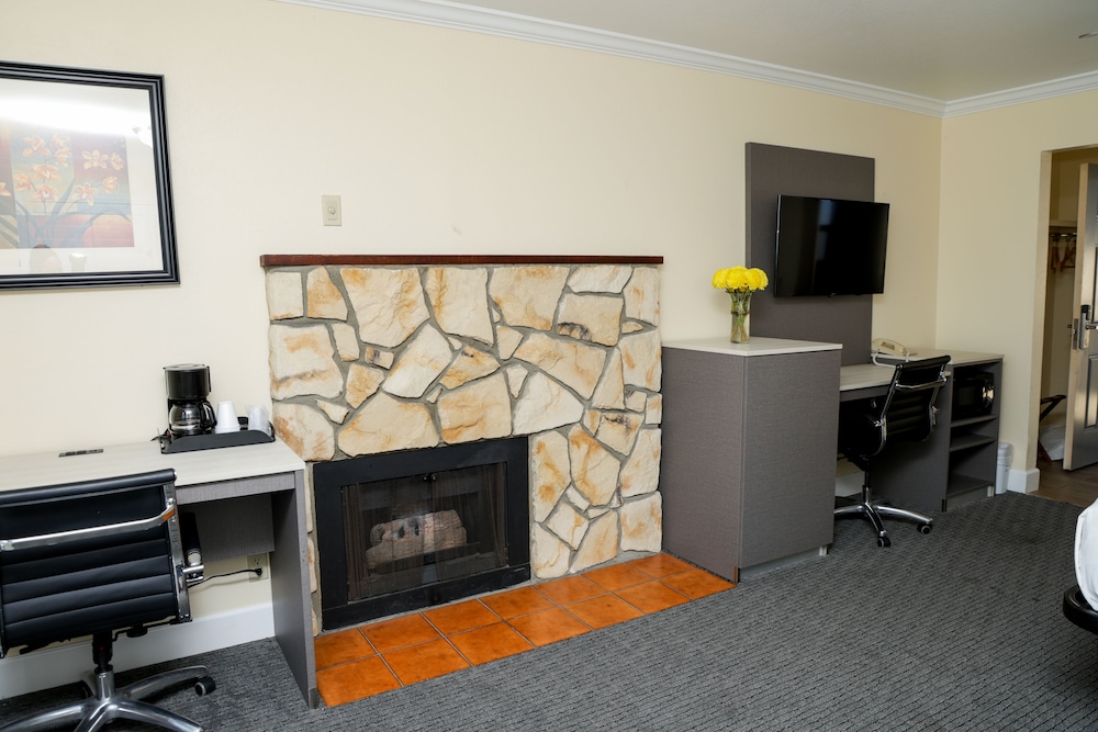 Silver Surf Motel - photo 15