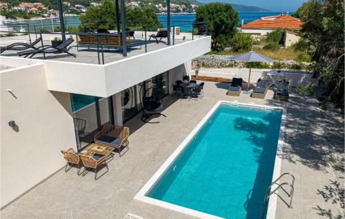 3 Bedroom Nice Home In Prizba — 5-Star Luxury Hotel in Blato, Croatia