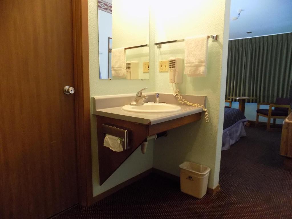 Americas Best Value Inn Tucumcari - photo 5
