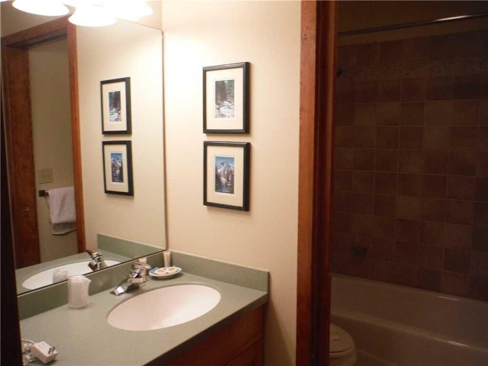Kintla 206 Lock off 1 Br Hotel Room - photo 4
