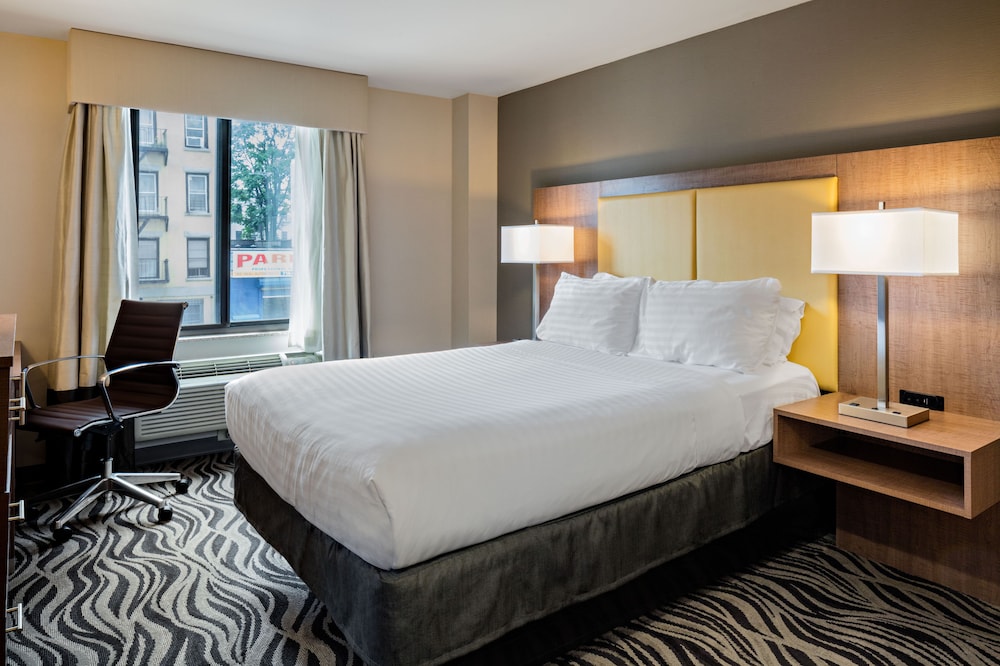 Holiday Inn Express Brooklyn an IHG Hotel - photo 4