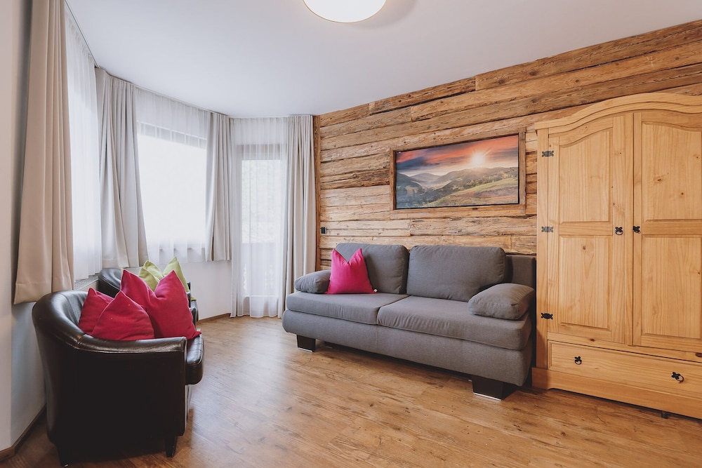 Chalet Badia By We Rent Summercard Included — 4-Star Luxury Hotel in Zell Am See, Austria