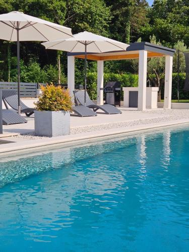 Villa Tonchi 3 Bedroom Private Pool BBQ & Garden — 4-Star Luxury Hotel in Barban, Croatia
