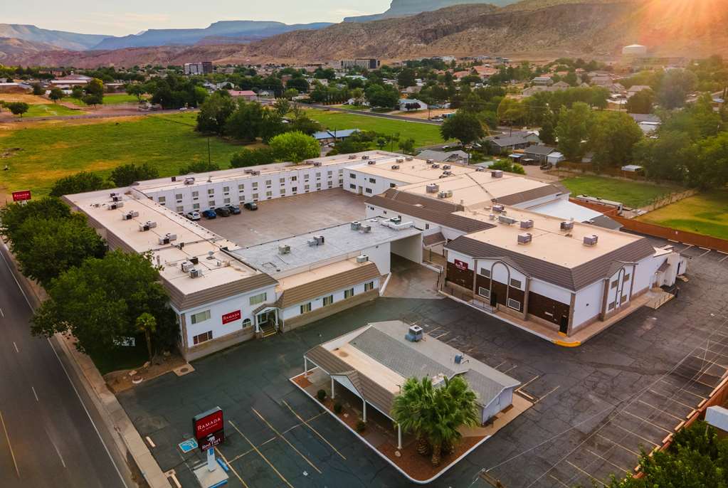 Ramada By Wyndham La Verkin Zion National Park - carbon neutral hotel in Laverkin