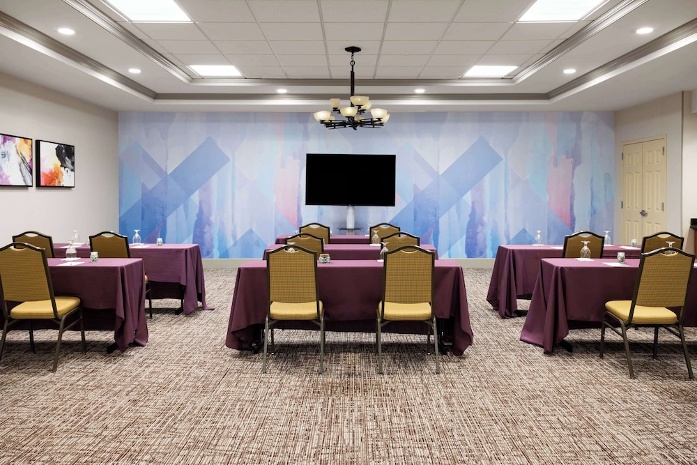 Hilton Garden Inn Milford - photo 34