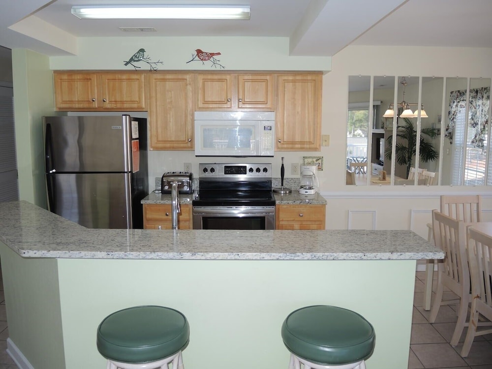 Golf Resort Villa 2607 with Family Friendly Outdoor Pools Onsite by RedAwning - photo 10
