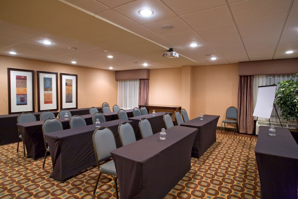 Hampton Inn Atlanta Newnan - photo 41