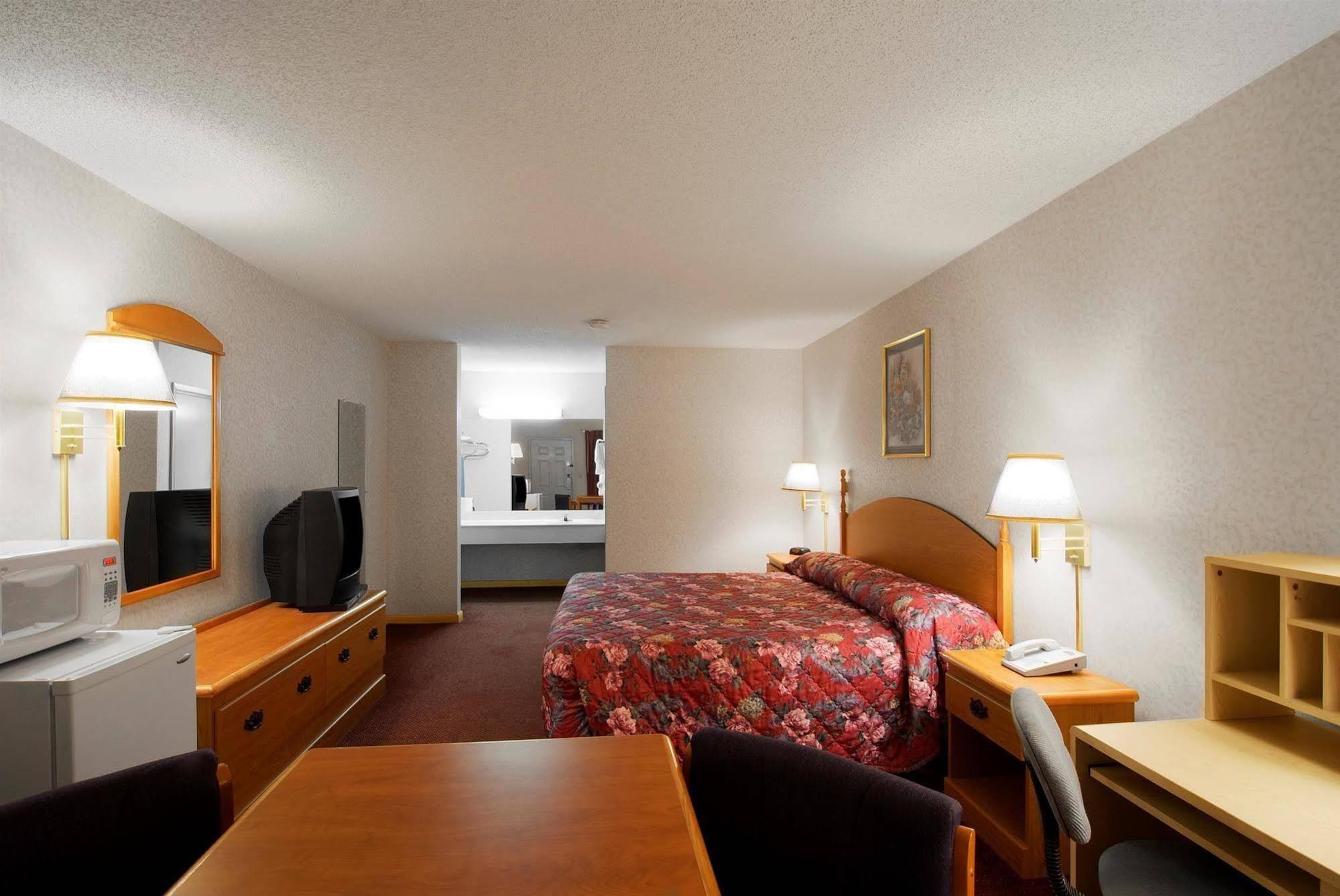 Americas Best Value Inn West Memphis - photo 10