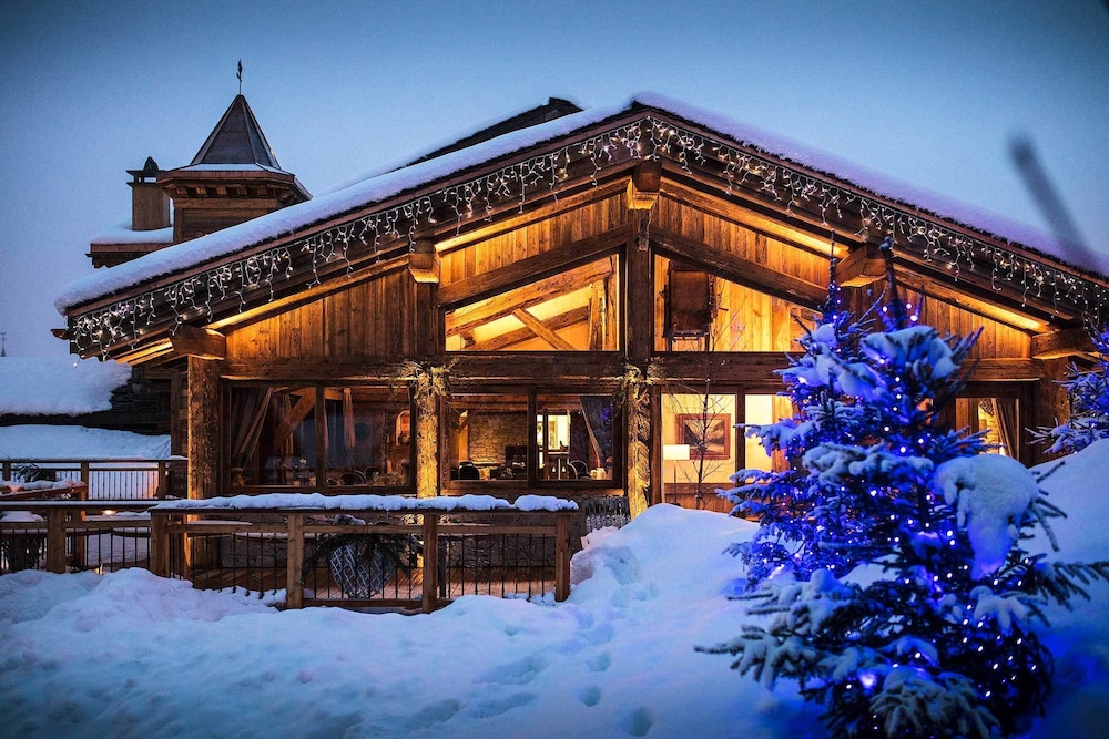 Hotel Restaurant La Bouitte Relais & Châteaux 2 étoiles Michelin — 5-Star Luxury Hotel in Albertville, France