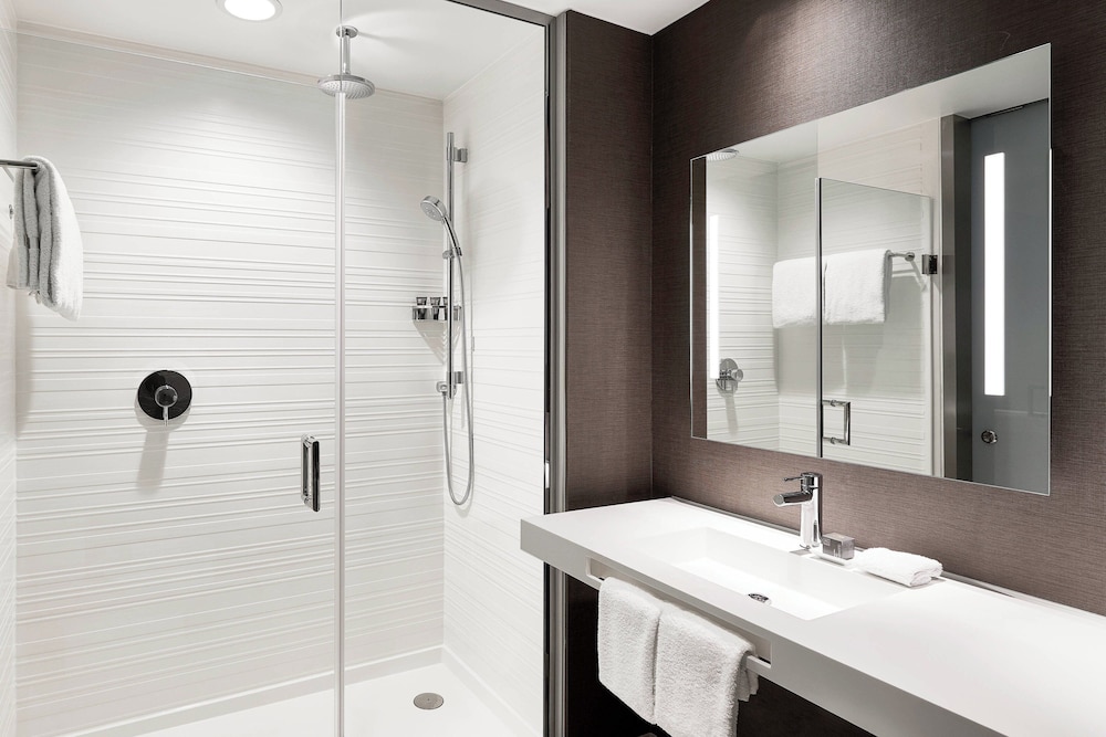AC Hotel by Marriott Dallas by the Galleria - photo 17
