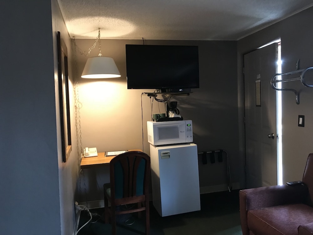 Pullman Motel - photo 8