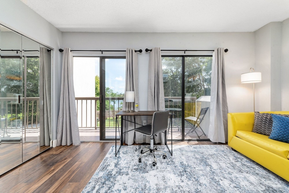 The Enclave Hotel and Suites - photo 24