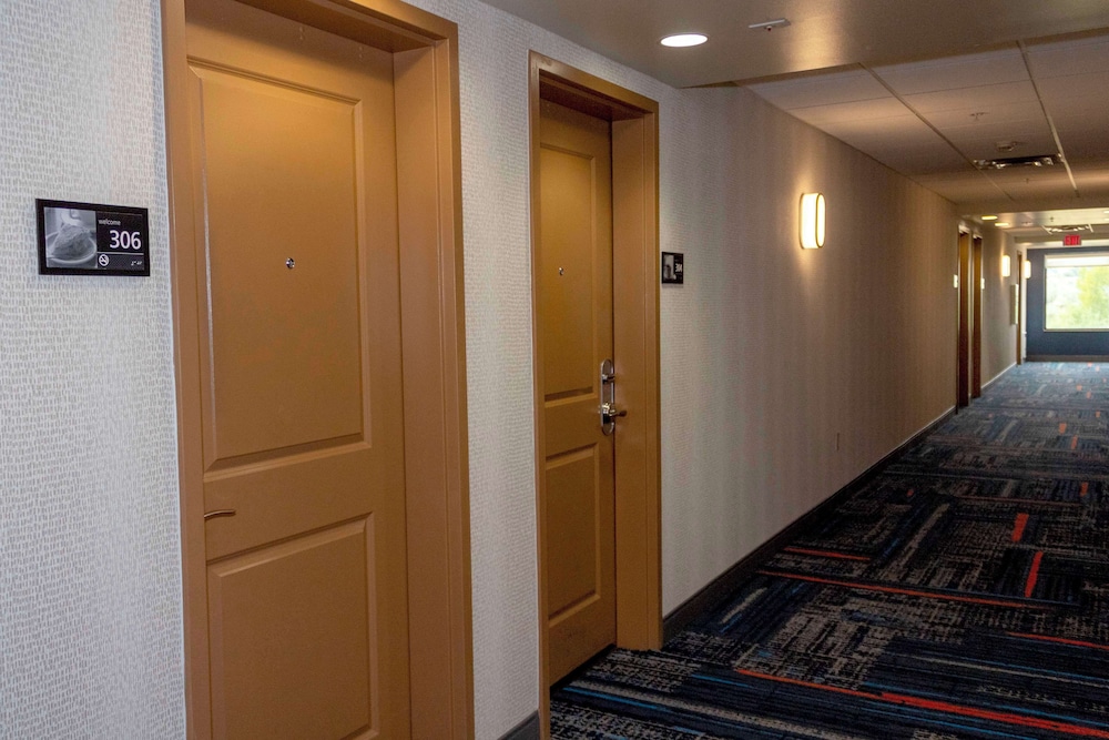 Hampton Inn & Suites Riverton - photo 4