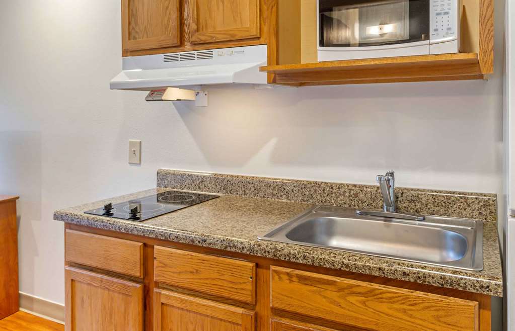 WoodSpring Suites Fayetteville West - photo 12