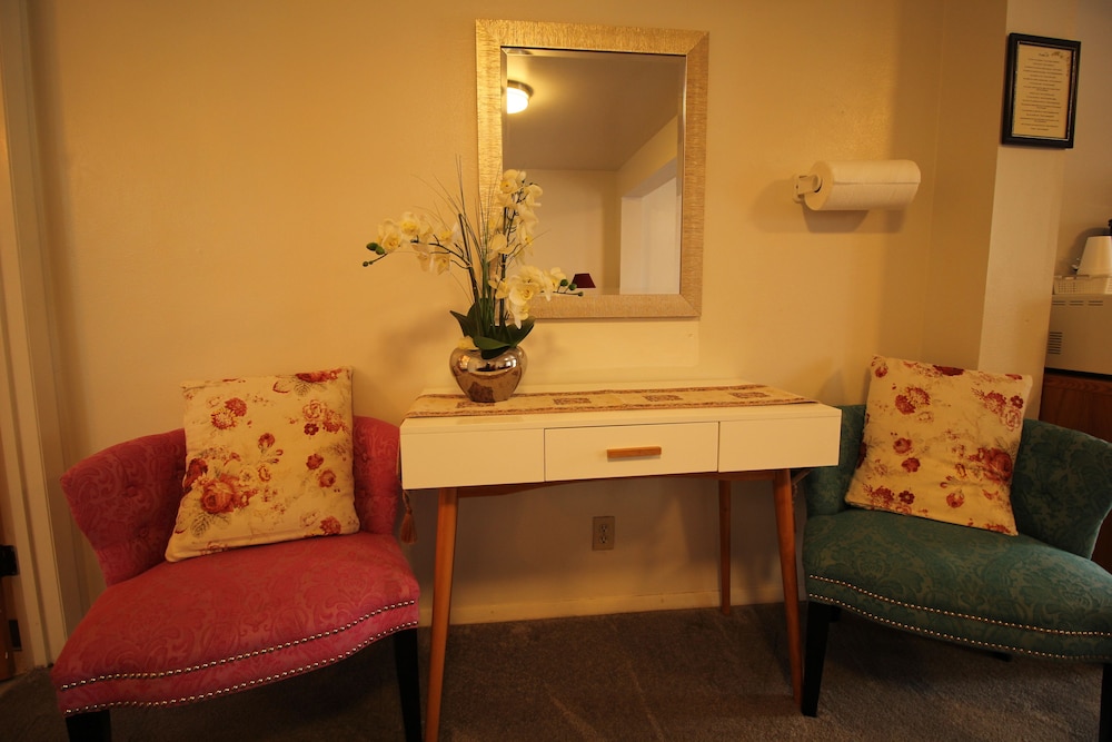 Mariner's Cove Inn - photo 42